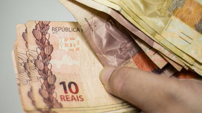 Governo define novo valor do salário mínimo na LDO: Entenda como é definido o reajuste no Brasil Governo define novo valor do salário mínimo na LDO Entenda como é definido o reajuste no Brasil