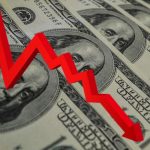 Dólar opera com leve variação em 24 de julho, impactado por tarifas e agenda econômica