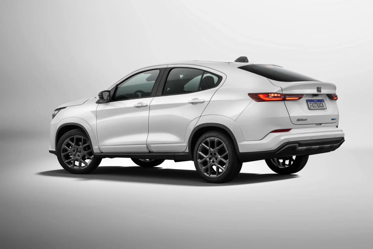 Fiat Fastback Hybrid tem desconto de R$ 57 mil e agita mercado automotivo
