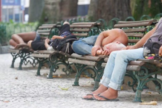 Crise social – população de rua no Brasil se aproxima de 390 mil pessoas