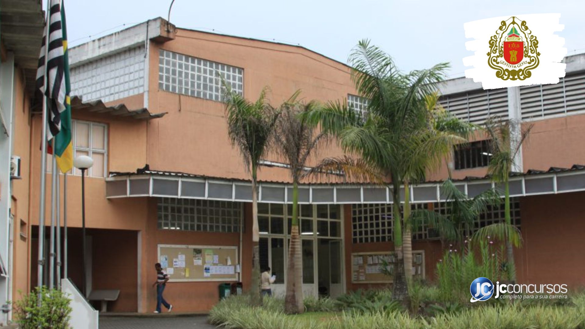 Concurso de Embu das Artes (SP) abre 74 vagas na educação para médio e superior, até R$ 4,1 mil