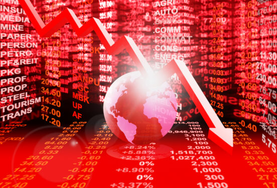 Ibovespa inicia semana em baixa com cenário global e projeções do Focus