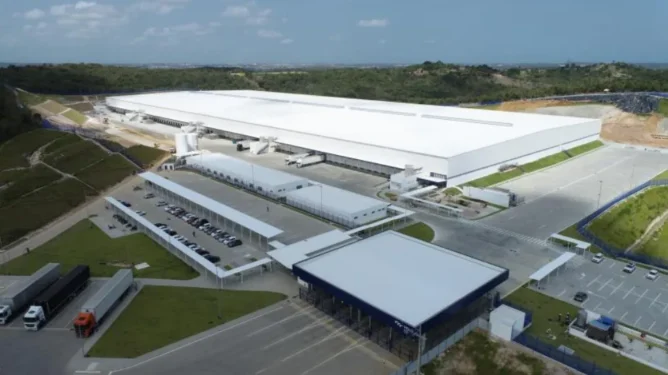 Fiis de logística: BTLG11 e HGLG11 em análise detalhada