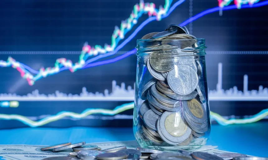O que R$ 10 mil geraram no MXRF11 e na poupança em 12 meses?