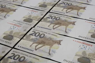 Indústria brasileira registra leve melhora na percepção financeira, mas desafios persistem