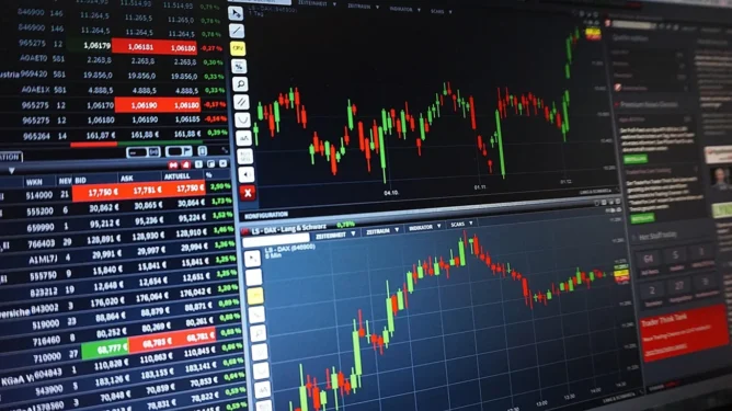 Em meio à crise, CACR11 desvaloriza mais de 11% e acumula perdas