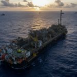 Café e petróleo entre os 471 produtos brasileiros isentos de nova tarifa dos EUA
