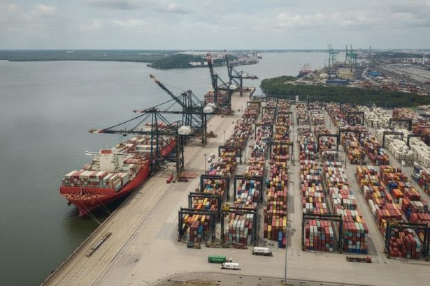 Brasil contesta tarifa dos EUA de 12,5% e estuda reciprocidade