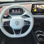 Queda de 9,5% no lucro operacional força Volkswagen a rever metas para 2026