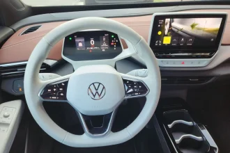 Queda de 9,5% no lucro operacional força Volkswagen a rever metas para 2026