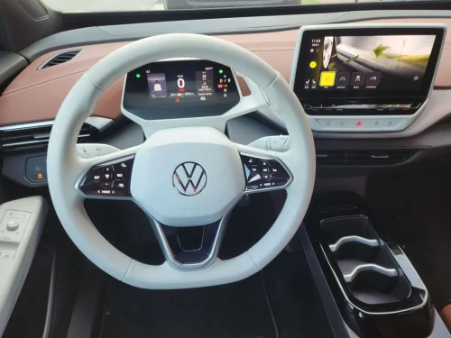 Queda de 9,5% no lucro operacional força Volkswagen a rever metas para 2026